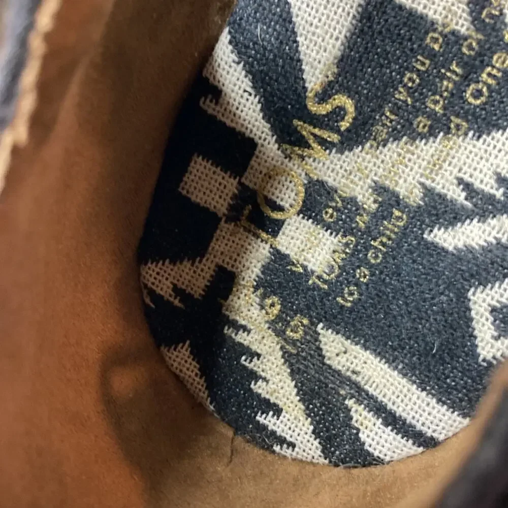 Toms black and white aztec print wedged espadrilles size 9.5